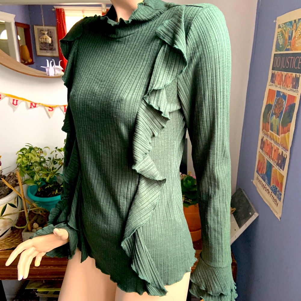 Forest green flowy long sleeve top